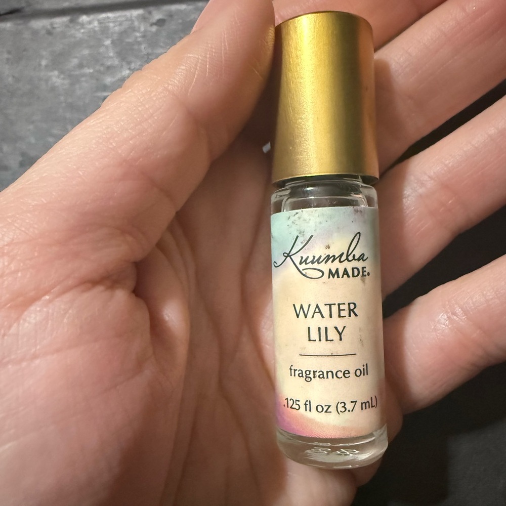 Water Lily Fragrance Oil Roller (Gold Cap, White Label)